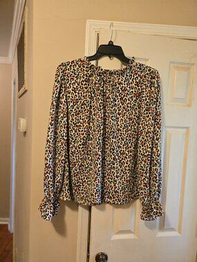 Haptics leopard blouse with keyhole back, size M, new never worn